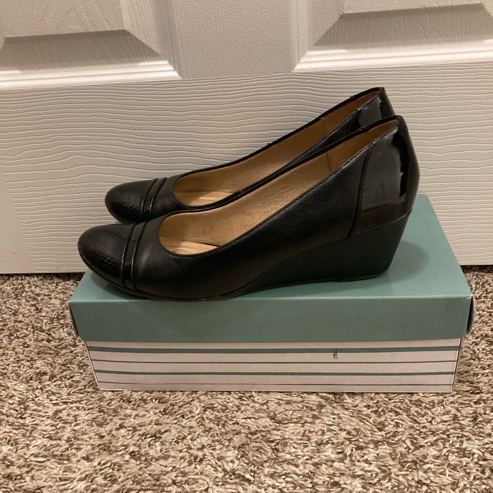 Black Wedges